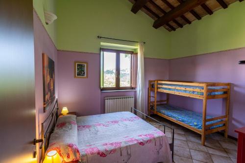 เตียงสองชั้นในห้องที่ L'Olmo di Casigliano