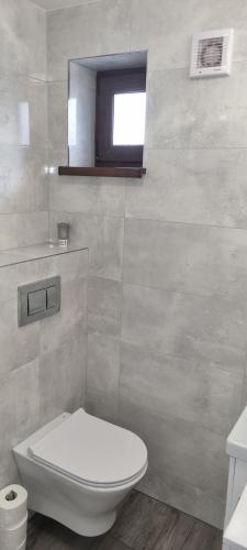 Ett badrum på Unibal domki 2 osobowe
