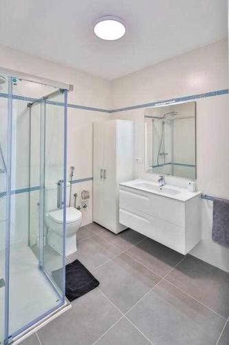 Modern 2 Bed Puerto Banus Apartment K2 photo 3