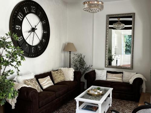 Light and Airy Home in the Heart of Pézenas