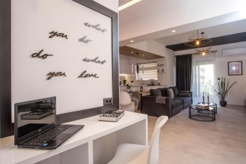 Rhodes Diamond luxury flat in the heart of town