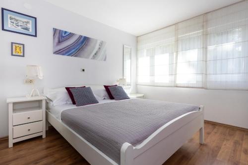 SplitStay - Spacious & Peaceful, 15 Min Walk to Old Town