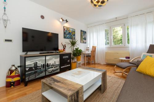 SplitStay - Spacious & Peaceful, 15 Min Walk to Old Town