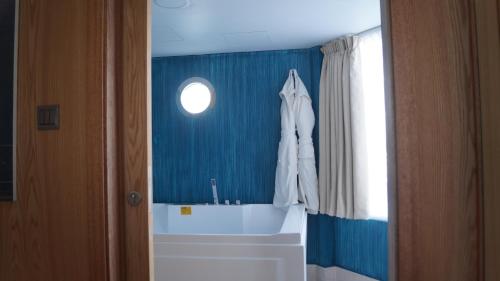 Koupelna v ubytování C Hotel