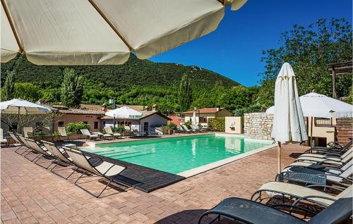 Beautiful Apartment In Foligno With Outdoor Swimming Pool, Wifi And 1 Bedrooms