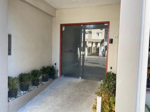 Muka bangunan atau pintu masuk Hotel Westphal