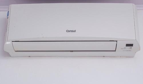 a white printer sitting on top of a wall at Pousada Castelinho in São Sebastião