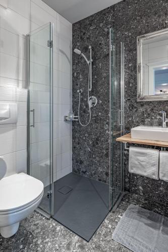 Ένα μπάνιο στο Bewegte Berge Apartments