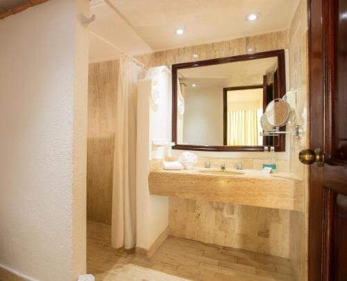 Gallery image of Las Palmas by the Sea All Inclusive in Puerto Vallarta