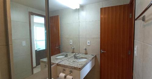 A bathroom at Happy Hotel Manaíra