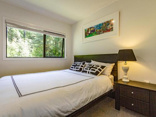 Tempat tidur dalam kamar di Mountain Magic - Ohakune Holiday Home