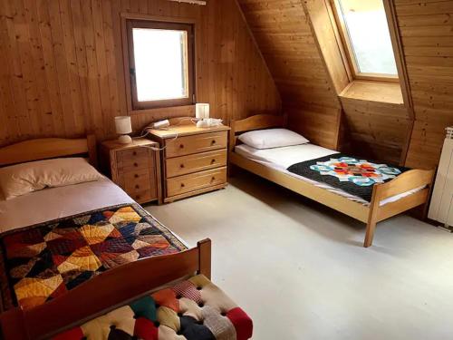 Postel nebo postele na pokoji v ubytování Huge Cottage in the Heart of the Triglav National Park