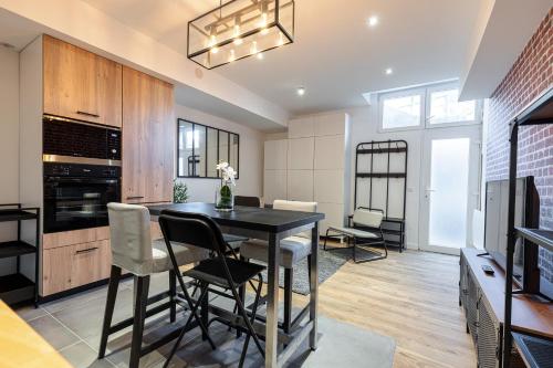 Loft Magnan - PARKING - idéal couples -BEACH -TRAM & Supermarkets - New & Confort-AC photo 19