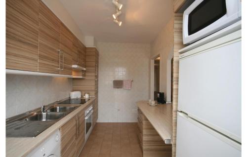 3 Bedroom Amazing Home In Estepona