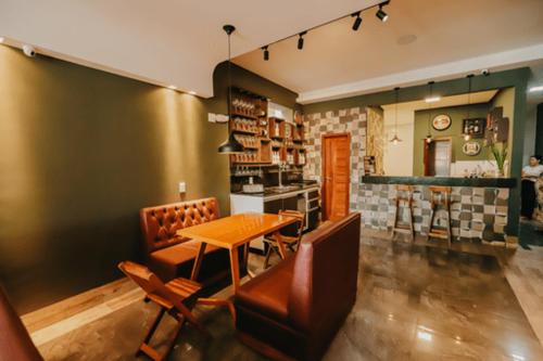 Zona de lounge sau bar la Pousada Vila Verde