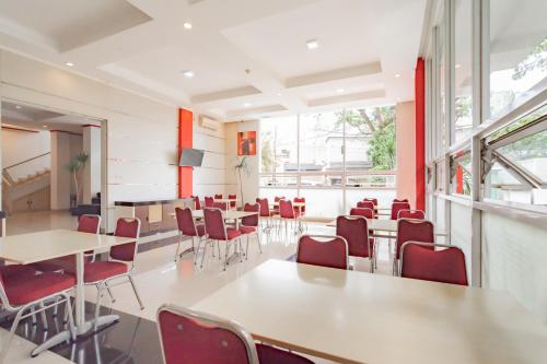 Gallery image of Urbanview Hotel Grand Malabar Bandung in Bandung