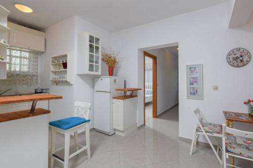 Gallery image of Whitegold Apartments Panagia in Panagia
