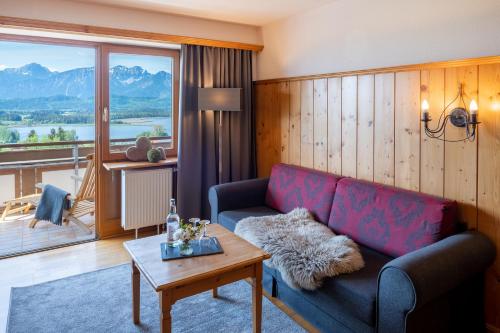 Ein allgemeiner Bergblick oder ein Berglick von des Hotels aus