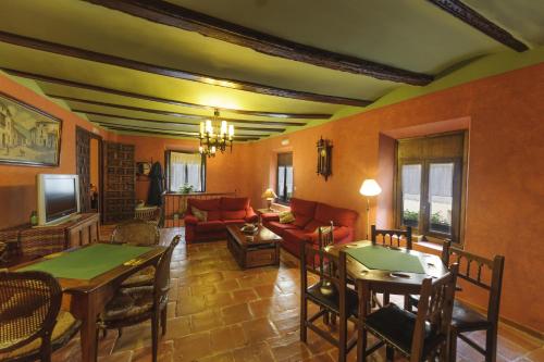 Posezení v ubytování Hotel Los Leones - Adults Only