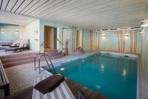 Bazén v ubytování Hotel Garni Fürst von Waldeck nebo v jeho okolí