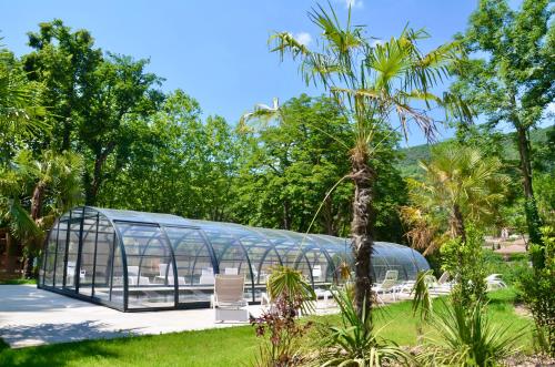 Κήπος έξω από το Domaine le Vaxergues