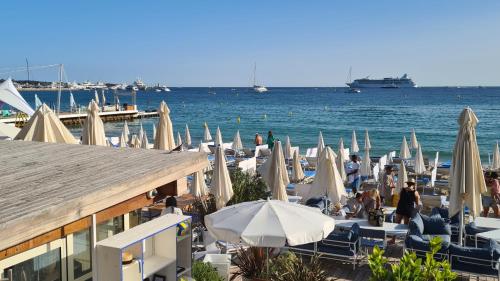 1 mn CROISETTE près Martinez