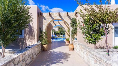 Bazén v ubytování Azure Beach Villas nebo v jeho okolí