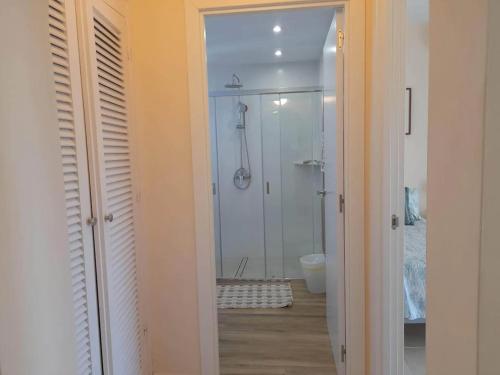 Ένα μπάνιο στο Vallibre apartments