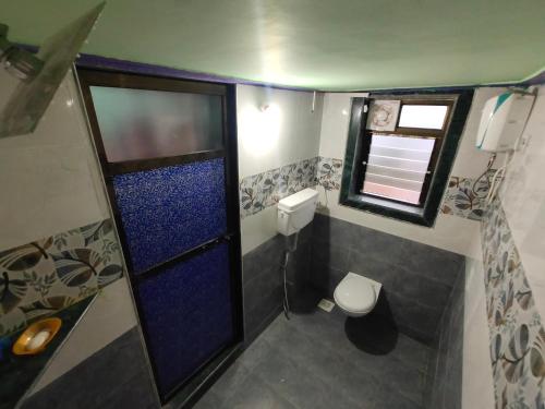 Un baño de SHANTI GUEST HOUSE