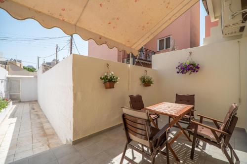 Casa Armonia with Beach at your Doorstep by 8essentially