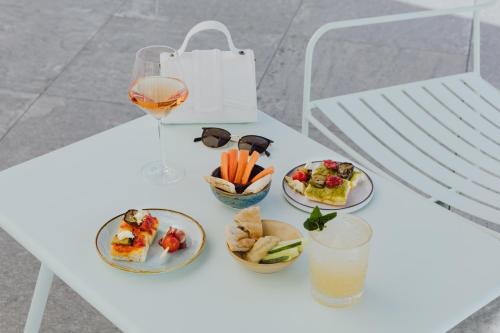 Напитки в OKKO Hotels Paris Rueil-Malmaison