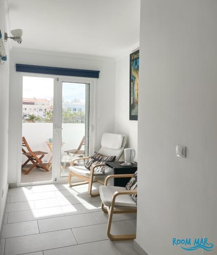 Room Mar wifi free , private bathroom and terrace
