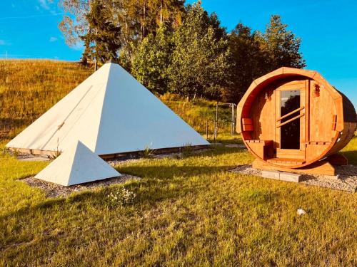 Φωτογραφία από το άλμπουμ του Domek Eden 1 Kaszuby balia sauna alpaki mini zoo σε Szymbark