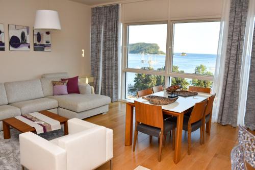 S&L two bedroom Apartment in Tre Canne
