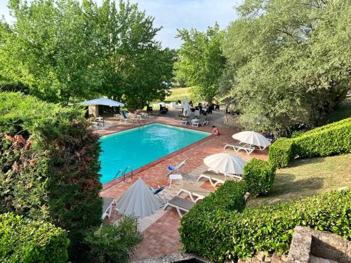 O vedere a piscinei de la sau din apropiere de Resort Umbria Spa