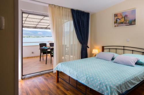 Apartmans and studios Ana