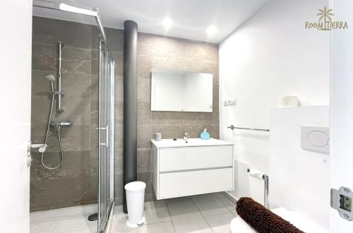 Gallery image of Room Tierra wifi free private bathroom , central town in Corralejo