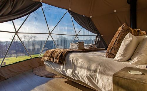 Ένα ή περισσότερα κρεβάτια σε δωμάτιο στο Finest Retreats - Knole Luxury Dome
