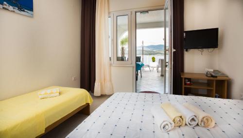Apartmans and studios Ana
