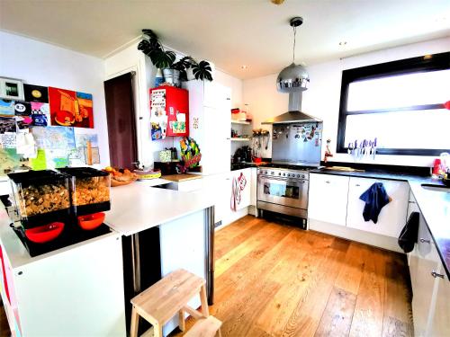 Kuhinja oz. manjša kuhinja v nastanitvi La Corte Sconta B&B