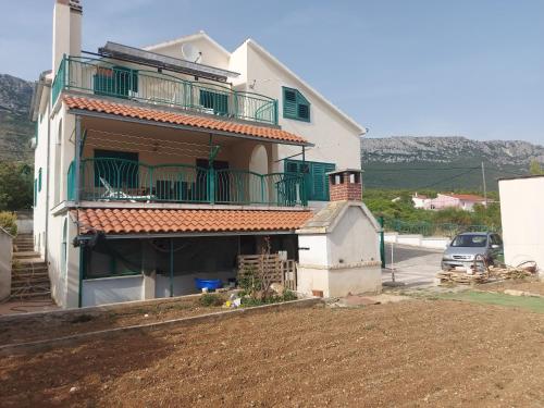 Happy House for Holiday Marina, Big Terrace with Sea View, free BBQ & Parking - Quiet Place