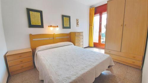 Posteľ alebo postele v izbe v ubytovaní Apartment 1Llad01 - Llafranc