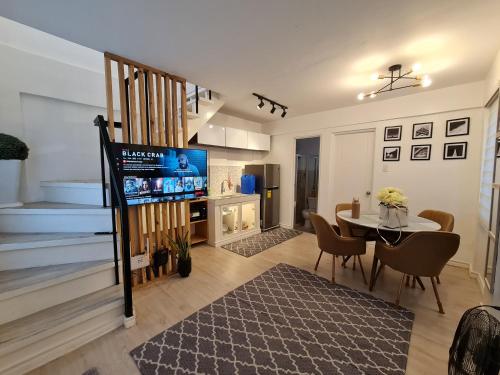 Posezení v ubytování Mc Residence 6 w/ Netflix,100Mbps wifi&hot shower