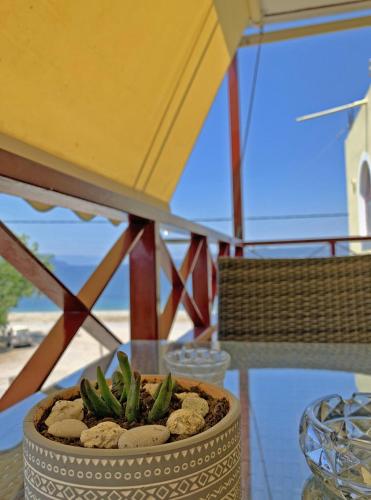 Балкон или терраса в Akrotiri Rooms