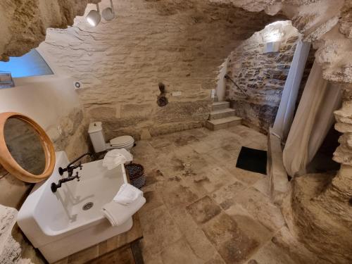 Koupelna v ubytování Maison au centre du village de Gordes avec vue incroyable
