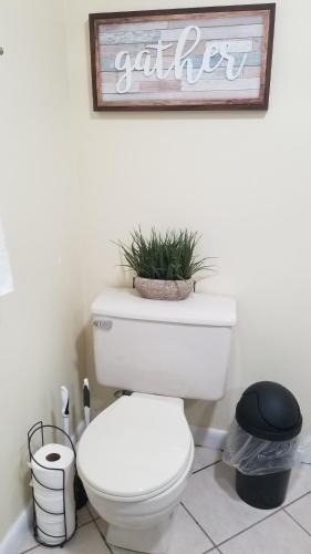 A bathroom at 3648 Orlando Vacational Apartment