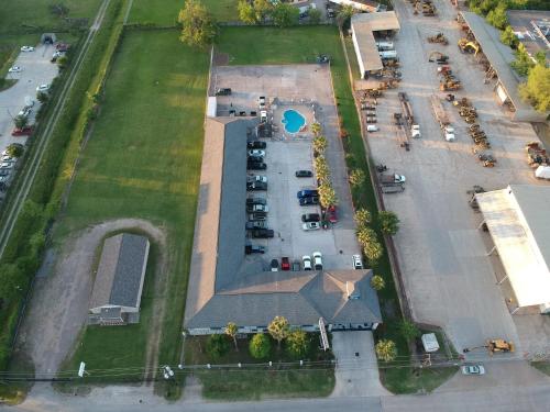 Letecký snímek ubytování Sunrise Inn & Suites