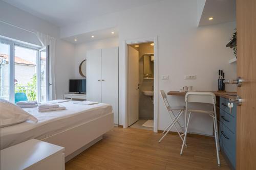 Apartments Makarska