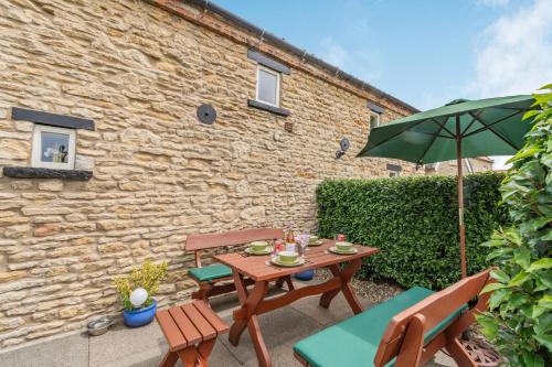 Upstairs Downstairs Cottage – Photos 2