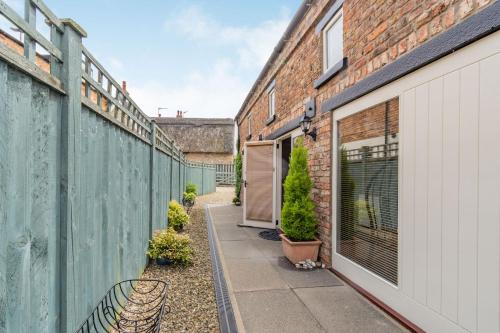 Upstairs Downstairs Cottage – Photos 3
